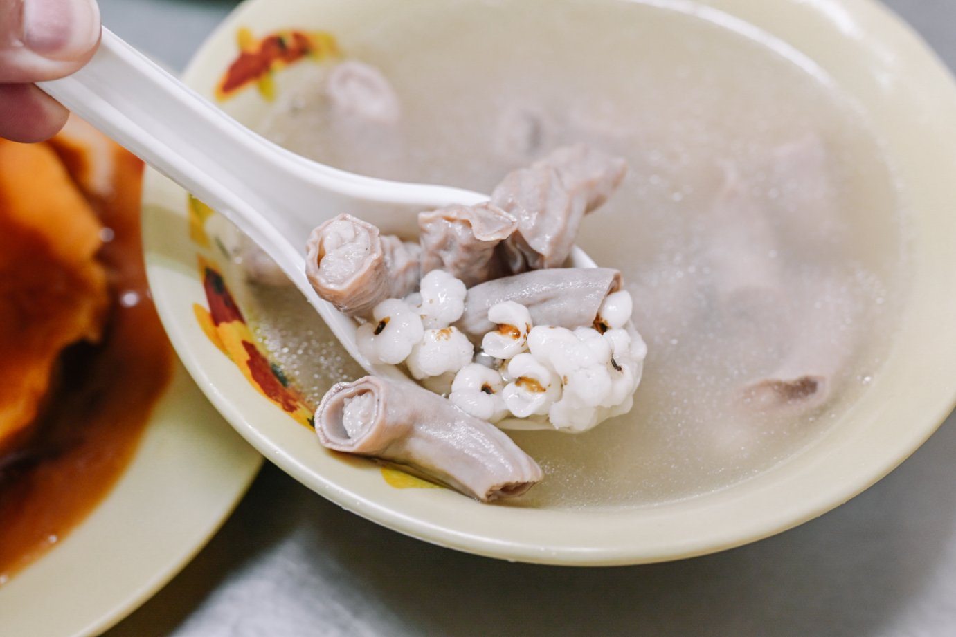 陳記肉圓油粿｜在地排隊美食小吃，三重台北橋站肉圓油粿肉粽四神湯推薦/外帶 @女子的休假計劃
