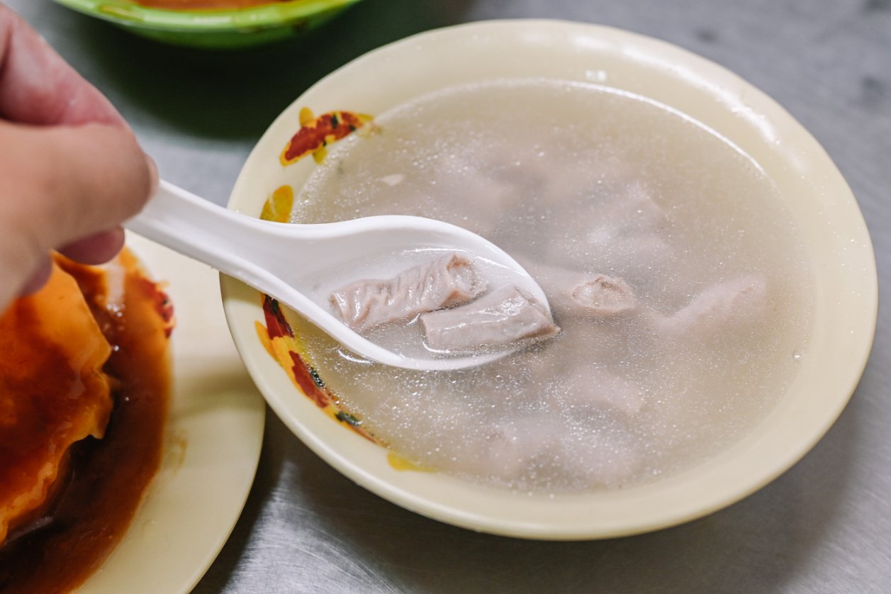 陳記肉圓油粿｜在地排隊美食小吃，三重台北橋站肉圓油粿肉粽四神湯推薦/外帶 @女子的休假計劃