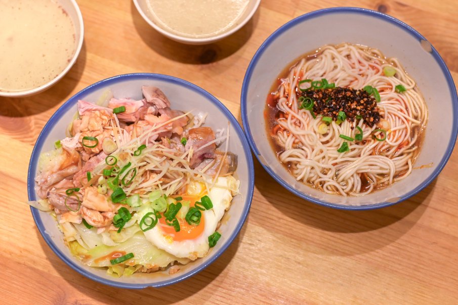 竹林雞肉中和員山店｜巷弄排隊超人氣美食銷魂雞肉飯，雞湯免費喝(外帶) @女子的休假計劃