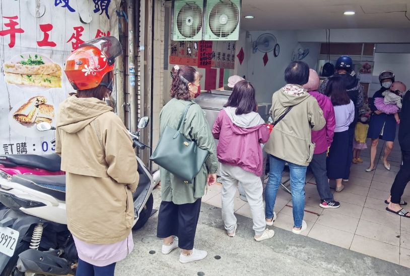 永福西街早餐店（胡椒餅、烤饅頭）｜胡椒餅烤饅頭買十送一(外帶) @女子的休假計劃