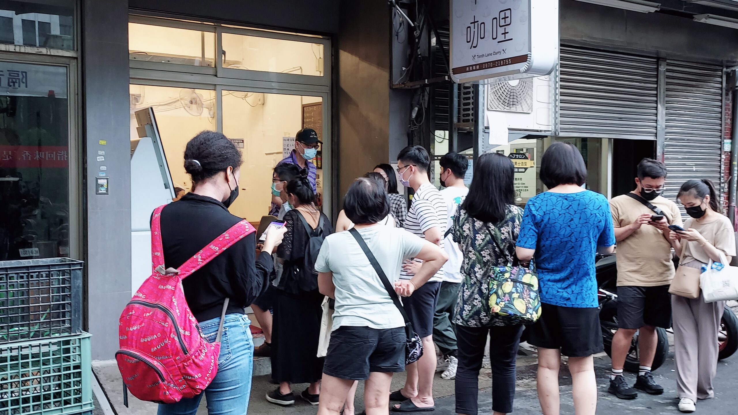 【台北晴光市場美食】十巷咖哩可無限續飯續咖哩醬/中山國小站美食/外帶 @女子的休假計劃