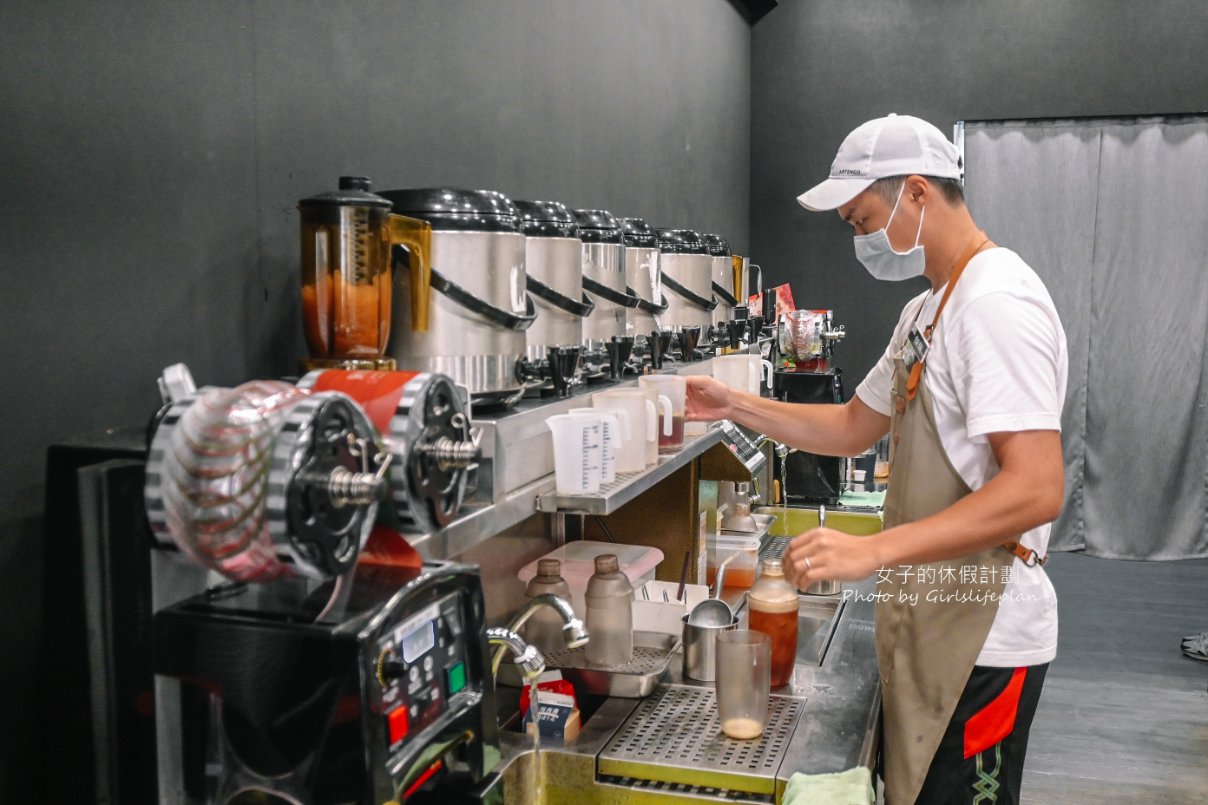 洞茶愚者店 | 塔羅師手沖好茶杯測今日運勢，首間免費算塔羅手搖飲店/外帶 @女子的休假計劃