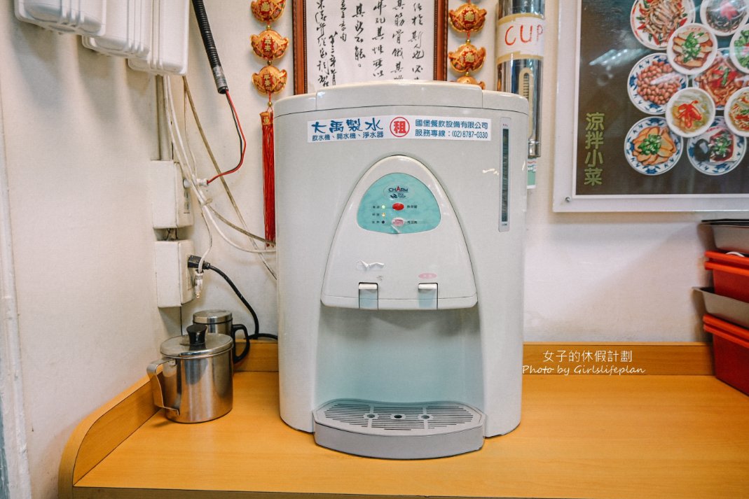 老山東牛肉麵，超過一甲子老店，米其林必比登推薦，西門町萬年大樓美食/外帶 @女子的休假計劃