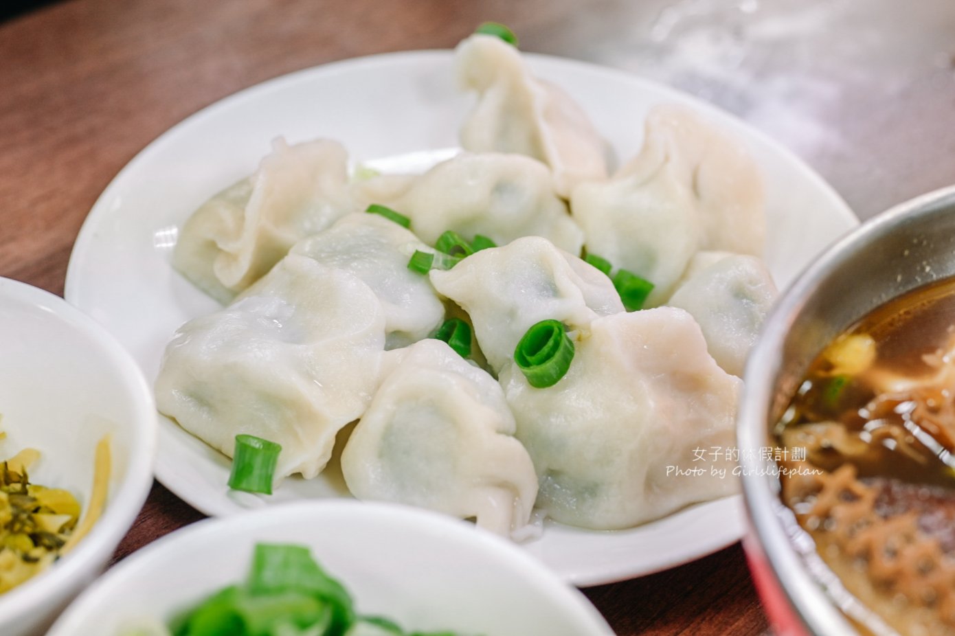 老山東牛肉麵，超過一甲子老店，米其林必比登推薦，西門町萬年大樓美食/外帶 @女子的休假計劃