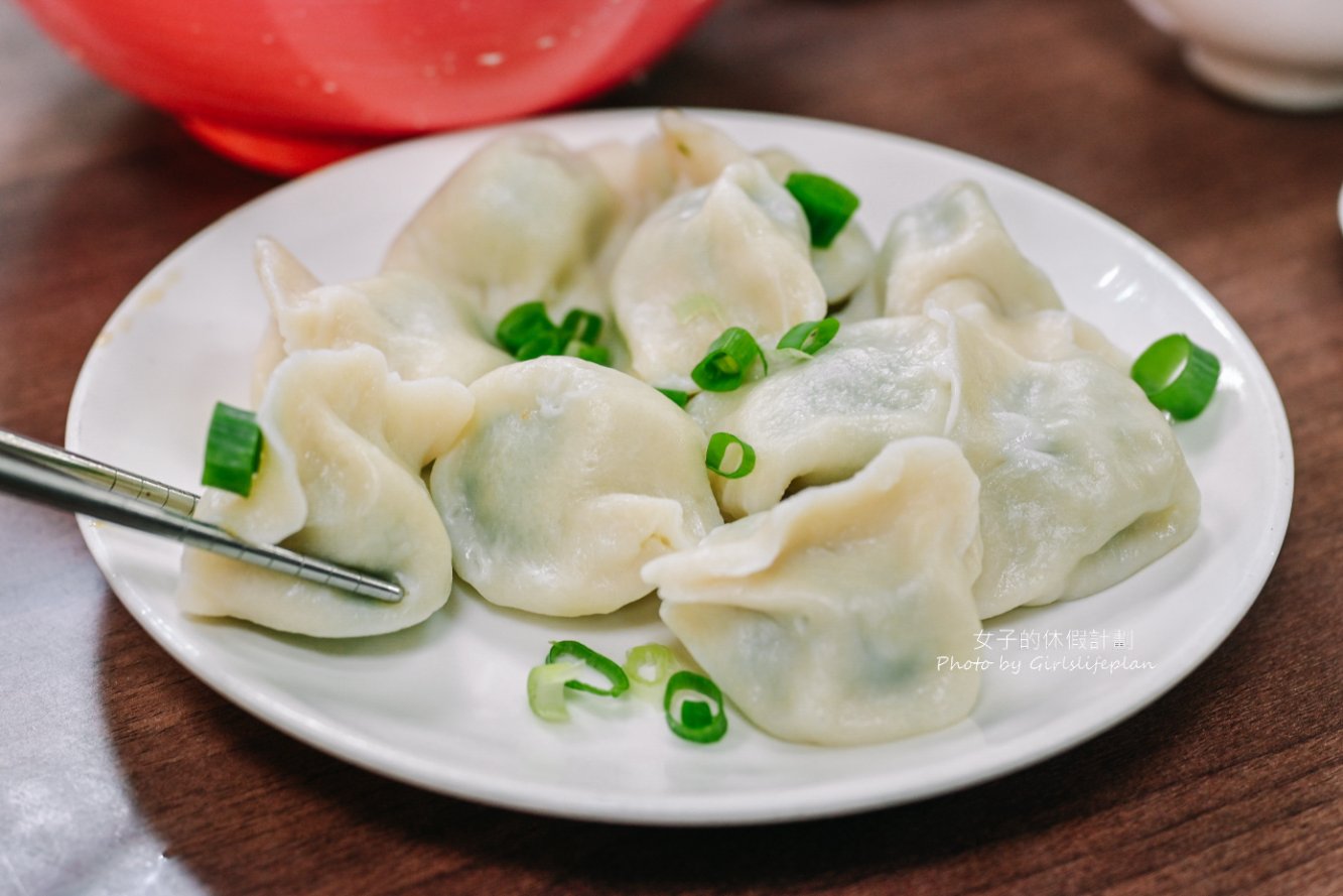 老山東牛肉麵，超過一甲子老店，米其林必比登推薦，西門町萬年大樓美食/外帶 @女子的休假計劃