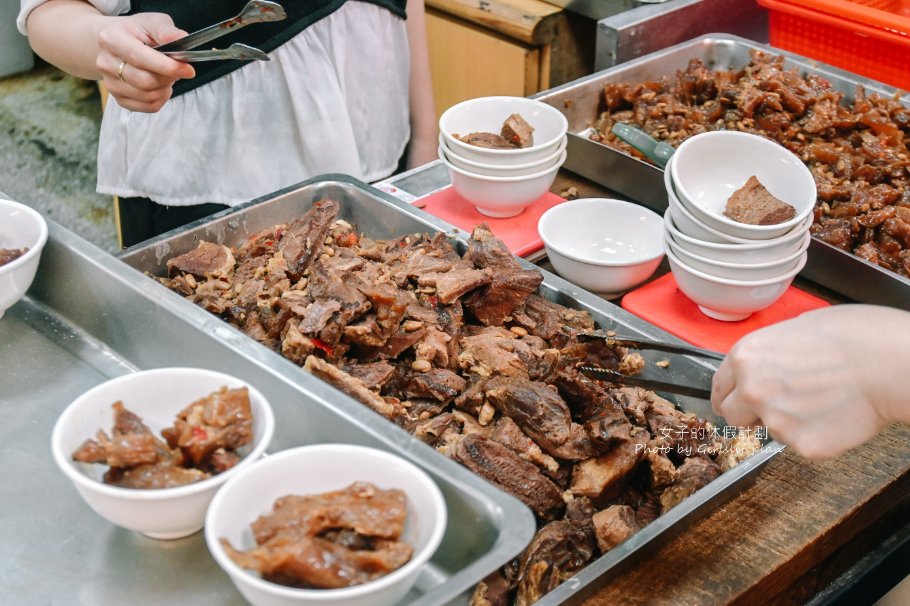 老山東牛肉麵｜米其林必比登推薦/西門町萬年大樓美食(外帶) @女子的休假計劃