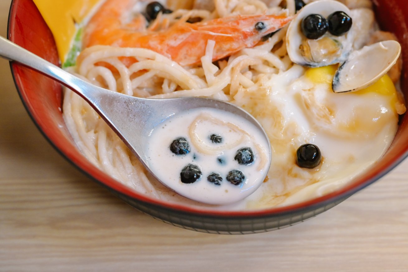 珍珠奶茶x鍋燒意麵 | 每日限量50碗巷弄美食，珍珠奶茶鍋燒意麵讓人意想不到 @女子的休假計劃