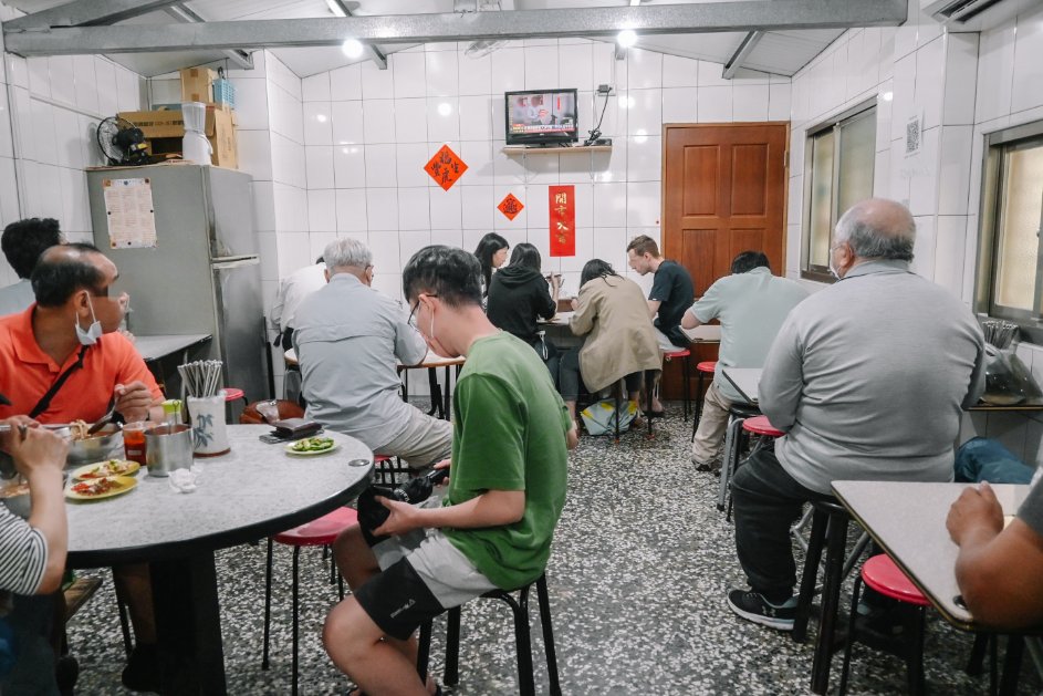潮州街林記牛肉麵｜巷弄內低調美食可續湯，老饕常客一周吃三次(外帶) @女子的休假計劃