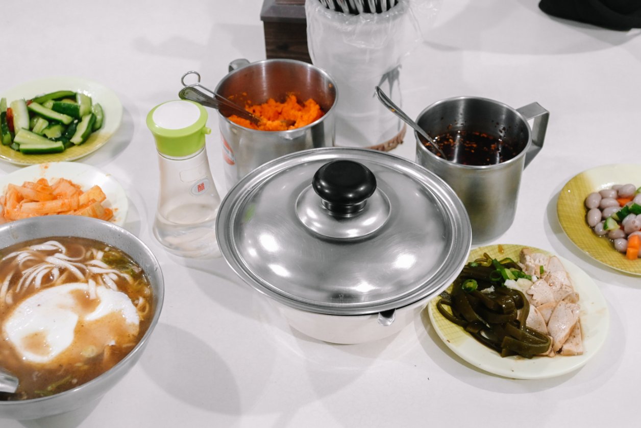 潮州街林記牛肉麵｜巷弄內低調美食可續湯，老饕常客一周吃三次(外帶) @女子的休假計劃