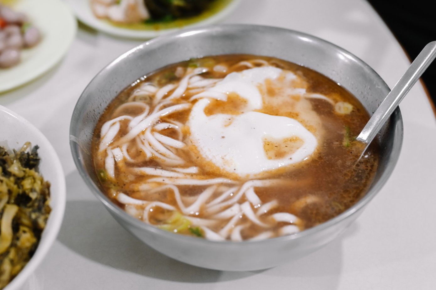 潮州街林記牛肉麵｜巷弄內低調美食可續湯，老饕常客一周吃三次(外帶) @女子的休假計劃