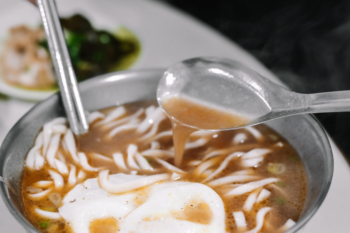 潮州街林記牛肉麵｜巷弄內低調美食可續湯，老饕常客一周吃三次(外帶) @女子的休假計劃