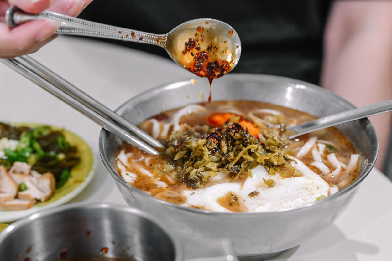 潮州街林記牛肉麵｜巷弄內低調美食可續湯，老饕常客一周吃三次(外帶) @女子的休假計劃