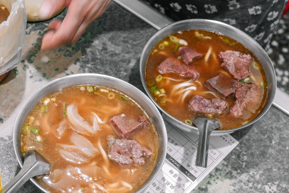 潮州街林記牛肉麵｜巷弄內低調美食可續湯，老饕常客一周吃三次(外帶) @女子的休假計劃