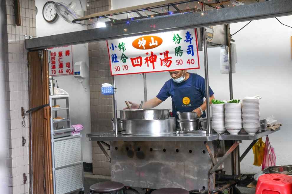 坤山四神湯，萬華人氣小吃攤，食尚玩家推薦/外帶 @女子的休假計劃