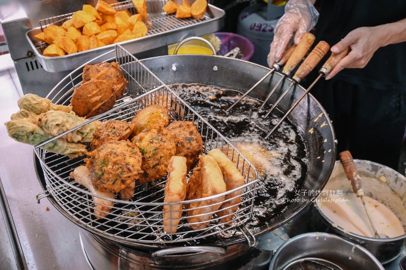 蔡迪化街古早味蚵嗲｜大稻埕永樂市場周邊排隊美食(外帶) @女子的休假計劃