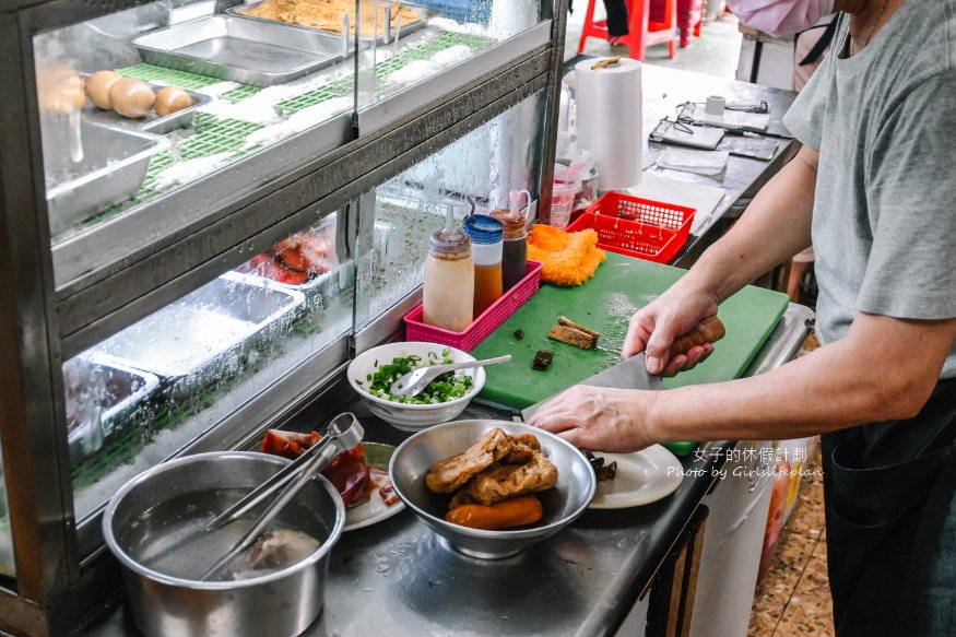 【台北美食】老建中麵店，人氣推薦紅油抄手麵、擔擔麵，內用紅茶喝到飽/外帶 @女子的休假計劃