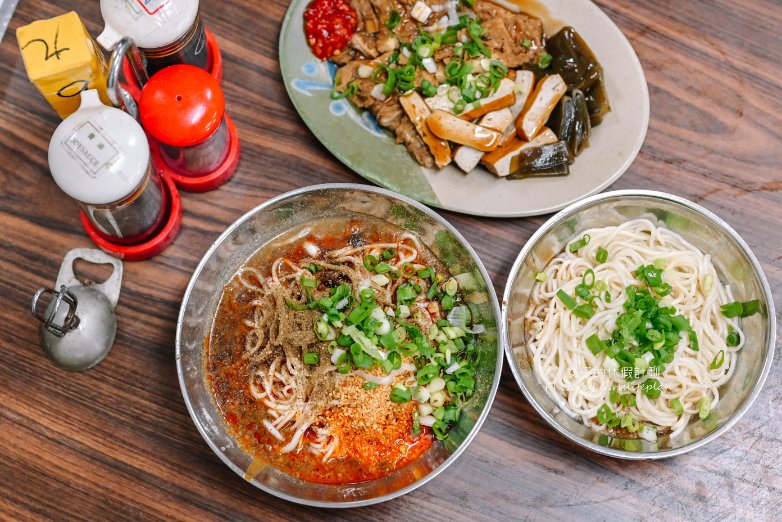 【台北美食】老建中麵店，人氣推薦紅油抄手麵、擔擔麵，內用紅茶喝到飽/外帶 @女子的休假計劃