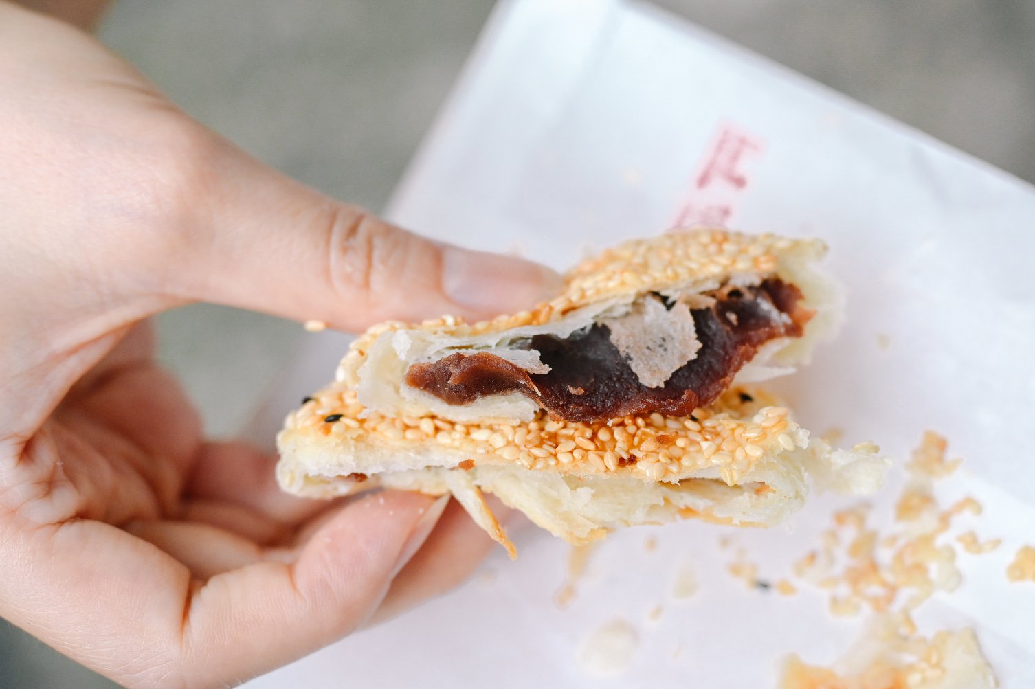 江蘇老宜記燒餅舖，巷弄美食手工老麵發酵炭烤蔥燒餅，台北燒餅推薦/外帶 @女子的休假計劃