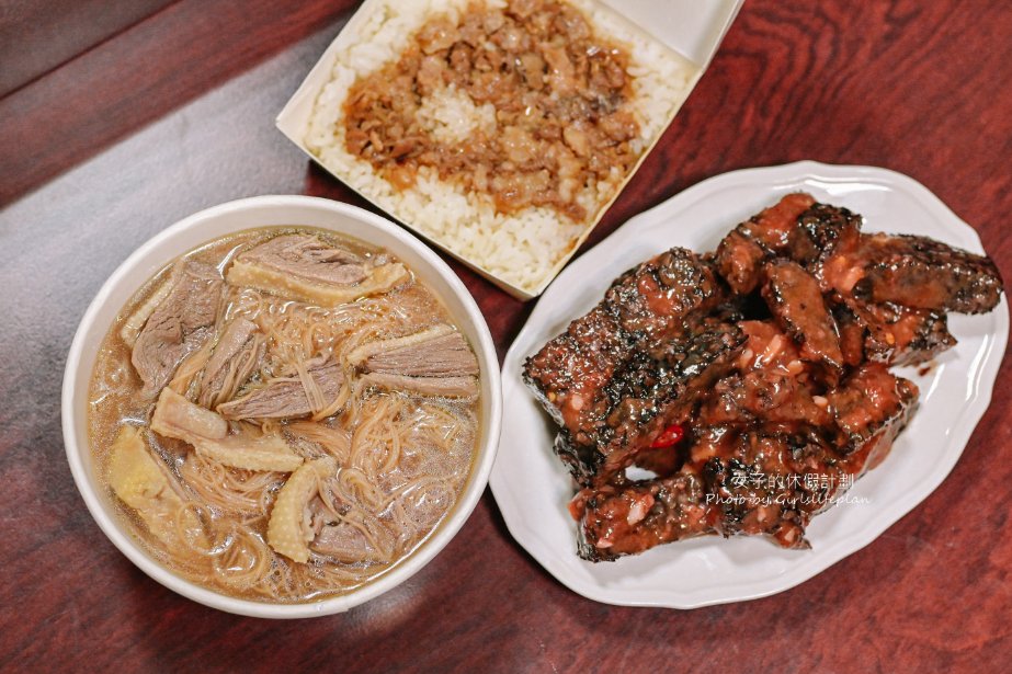 香霖當歸鴨，賣到凌晨宵夜美食！一碗50元的當歸鴨40元炒米血人氣必吃/外帶 @女子的休假計劃