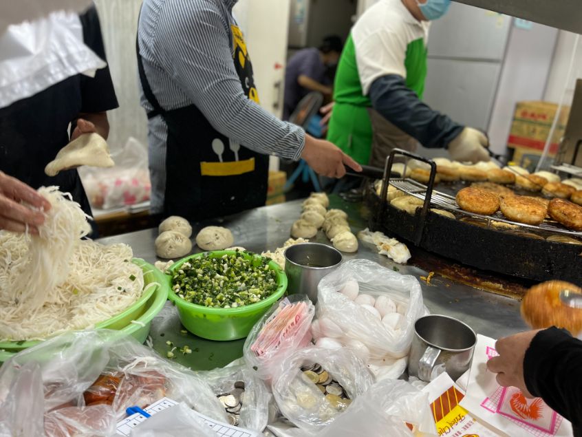 溫州街蘿蔔絲餅達人，台北師大必吃40年老店排隊美食/食尚玩家/外帶 @女子的休假計劃