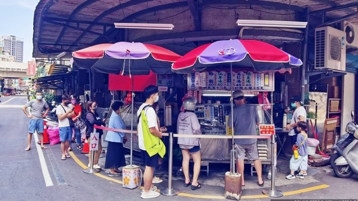 三重無名豆花小站（稅捐處豆花）30年老店在地美食，超推清涼檸檬豆花冰/外帶 @女子的休假計劃