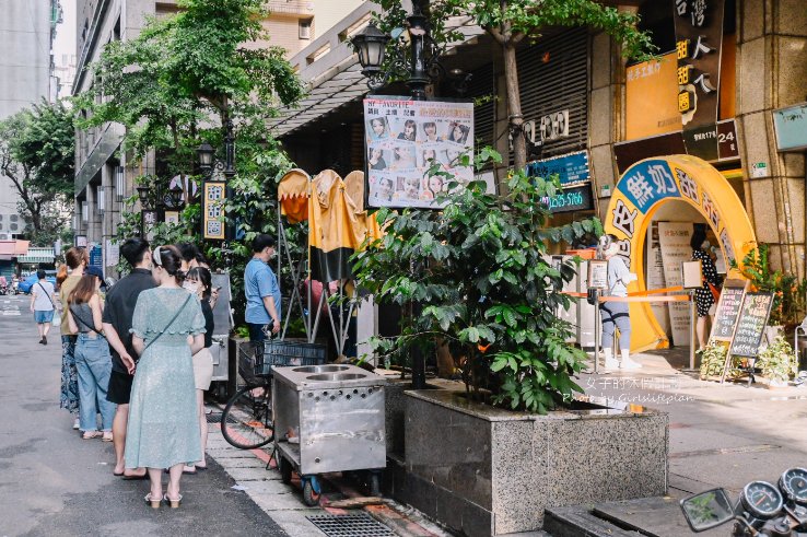 脆皮鮮奶甜甜圈 | 紅到國外甜甜圈均一價25元(外帶) @女子的休假計劃