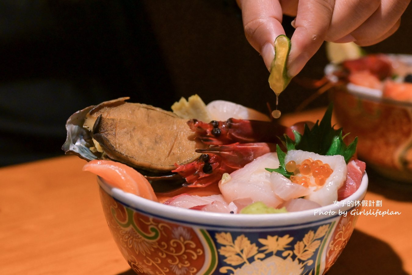 漁師小料理 | 生魚片海鮮丼飯超推薦，點丼飯免費送你味噌魚湯，可單點也可無菜單料理/桃園美食 @女子的休假計劃