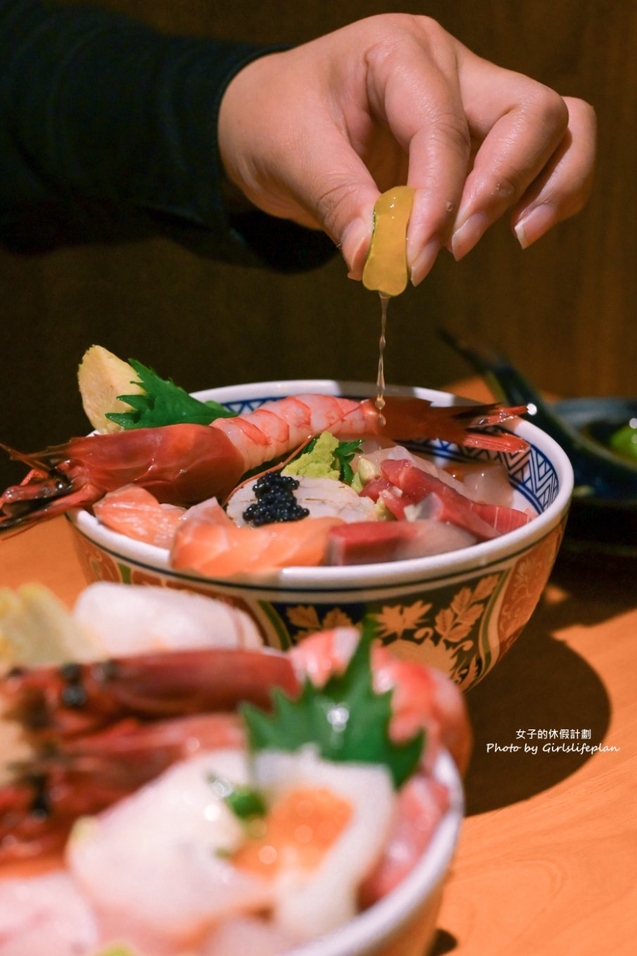 漁師小料理 | 生魚片海鮮丼飯超推薦，點丼飯免費送你味噌魚湯，可單點也可無菜單料理/桃園美食 @女子的休假計劃