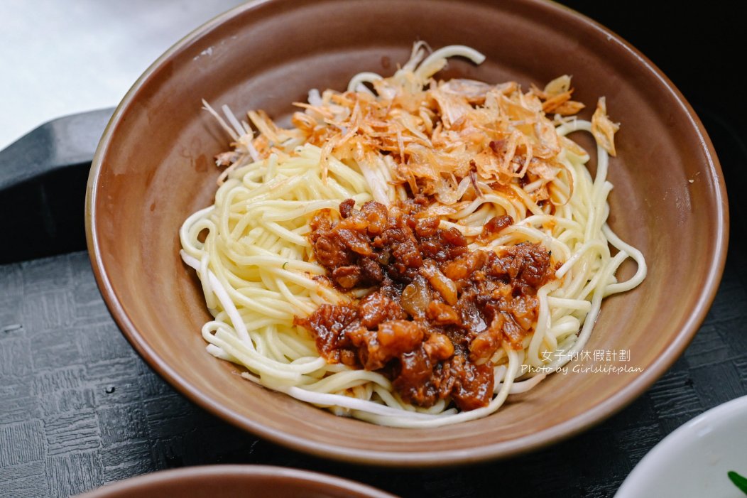 環南米苔目｜黑白切米苔米30元、燙青菜魯肉飯20元(菜單) @女子的休假計劃