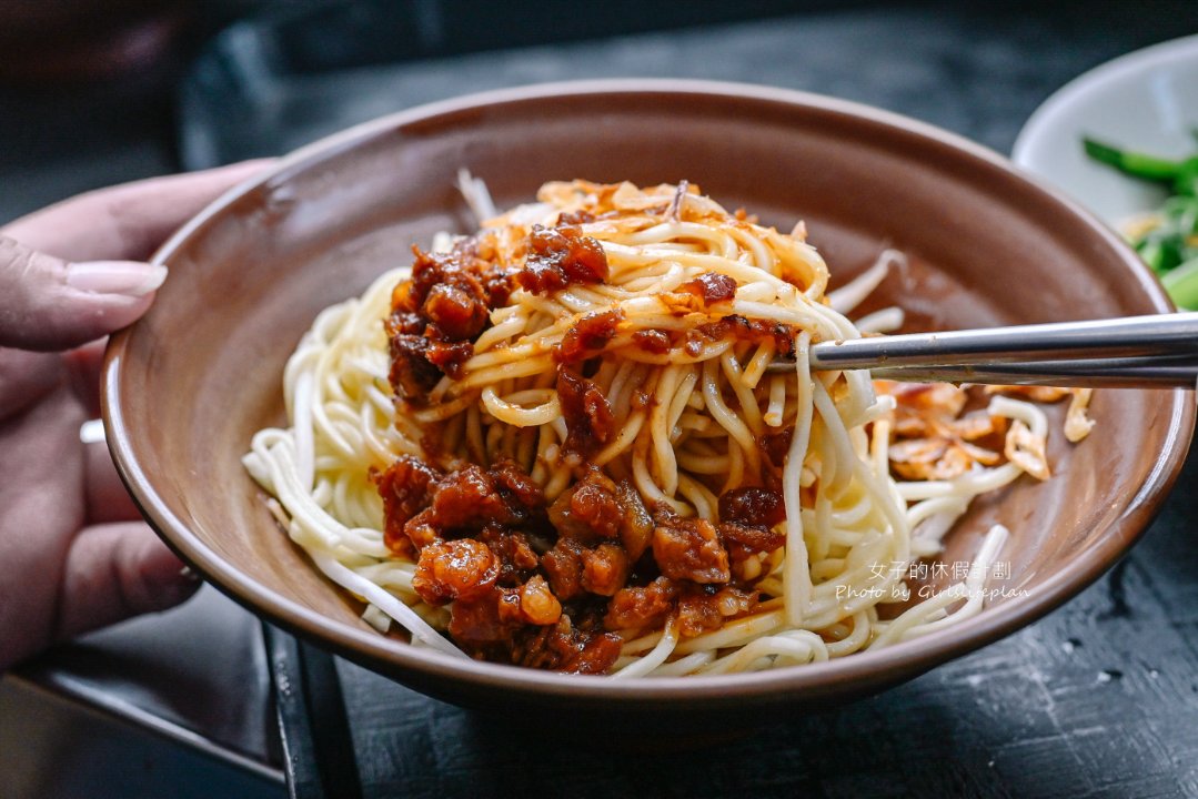 環南米苔目｜黑白切米苔米30元、燙青菜魯肉飯20元(菜單) @女子的休假計劃