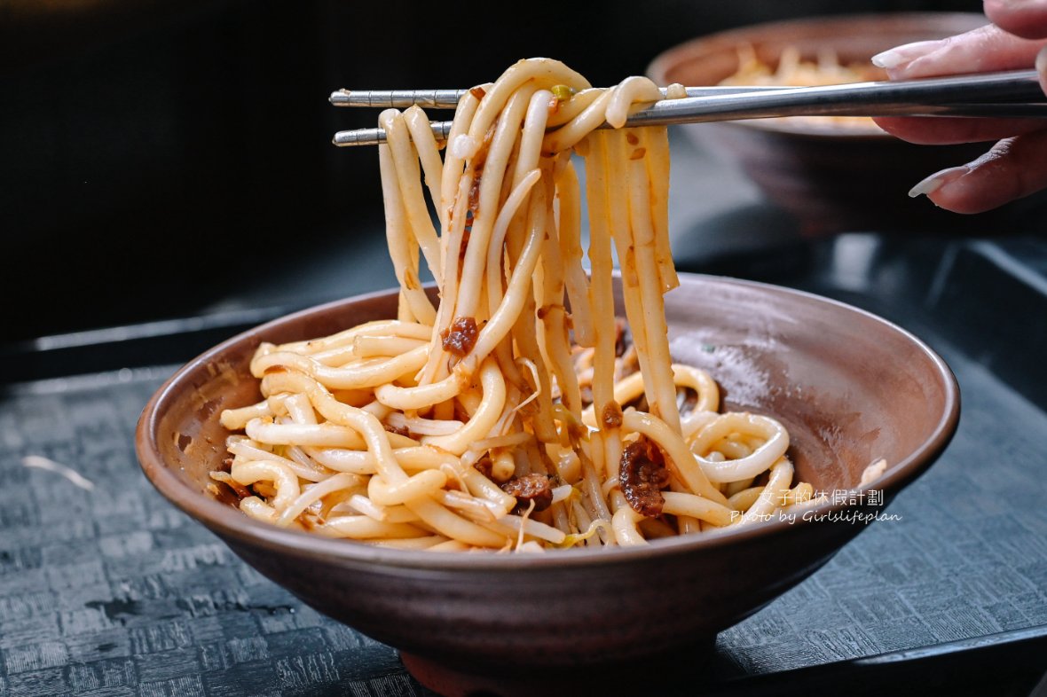 環南米苔目｜黑白切米苔米30元、燙青菜魯肉飯20元，人氣板橋美食(菜單) @女子的休假計劃