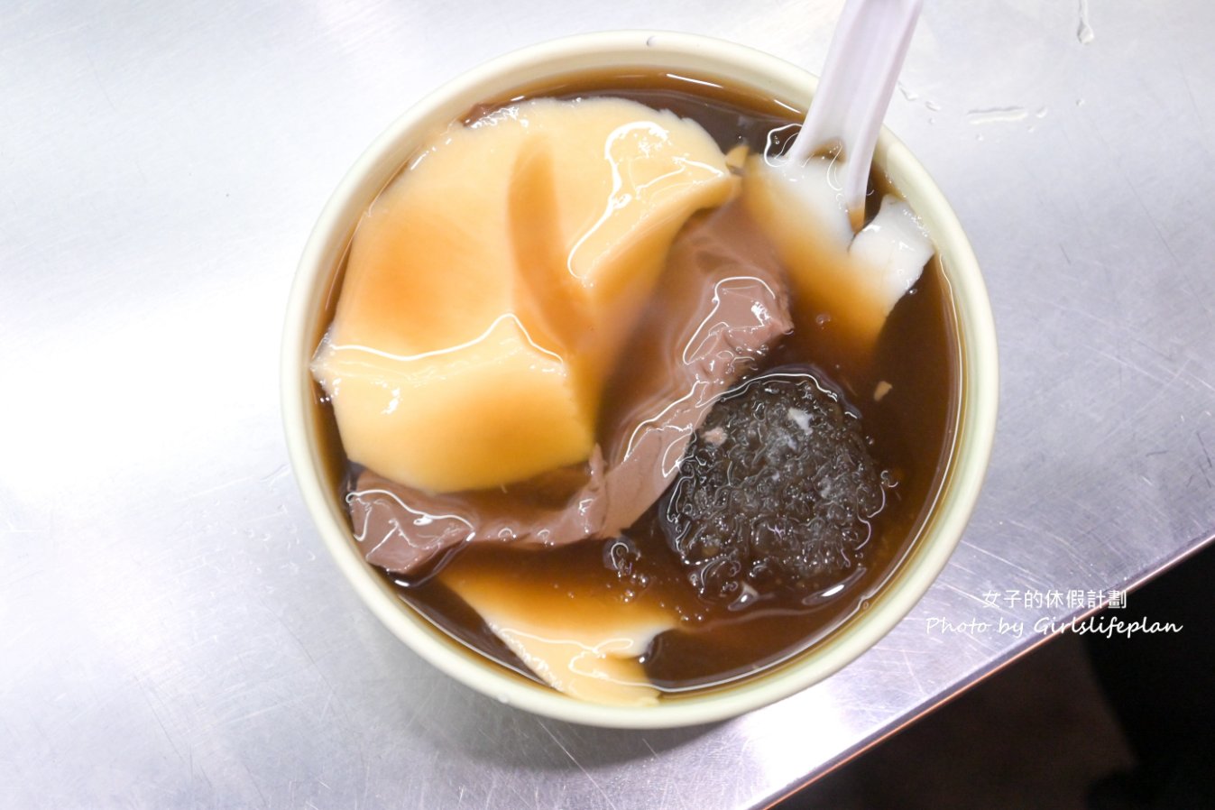 蘆洲三色豆花，內行人才知道巷弄內豆花店，每碗30元，好吃又便宜/外帶 @女子的休假計劃