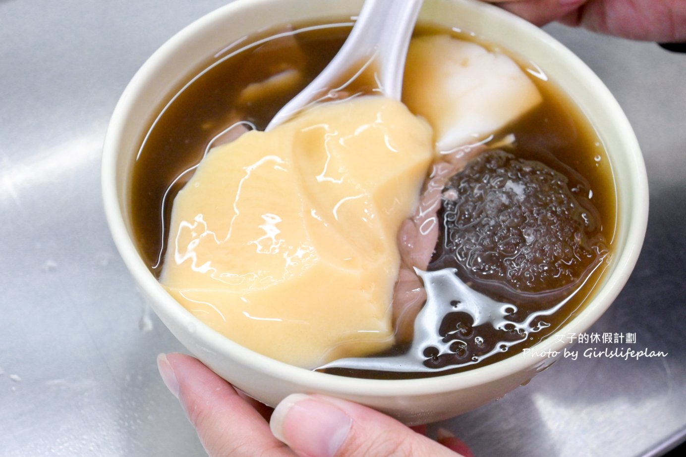 蘆洲三色豆花，內行人才知道巷弄內豆花店，每碗30元，好吃又便宜/外帶 @女子的休假計劃