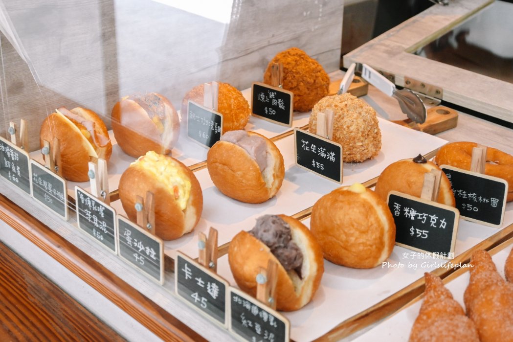 陳食滋味，選用日本昭和麵粉製作甜甜圈一顆25元賣到櫥窗補貨都來不及/外帶 @女子的休假計劃