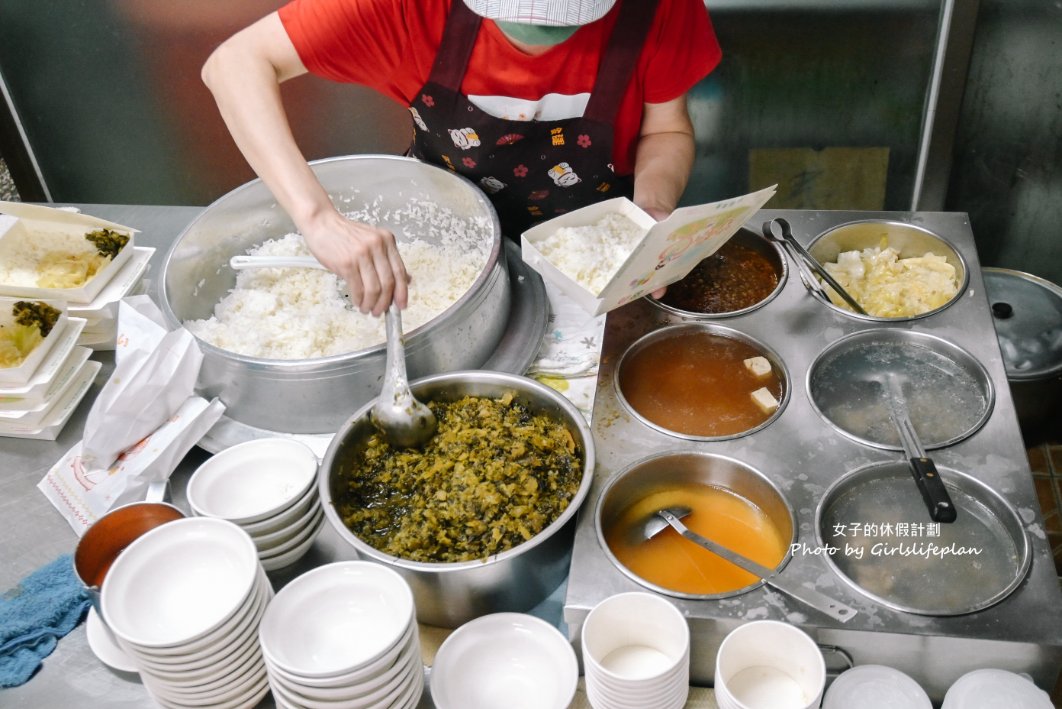 天天鮮排骨飯｜超人氣排隊巷弄美食(外帶) @女子的休假計劃