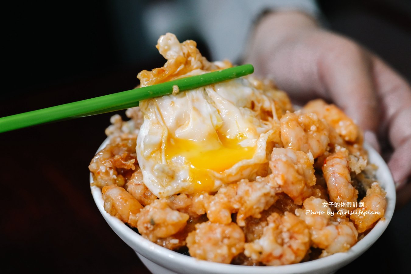 【基隆美食】天天鮮排骨飯，一開店就在排隊，巷弄內人氣美食(外帶) @女子的休假計劃