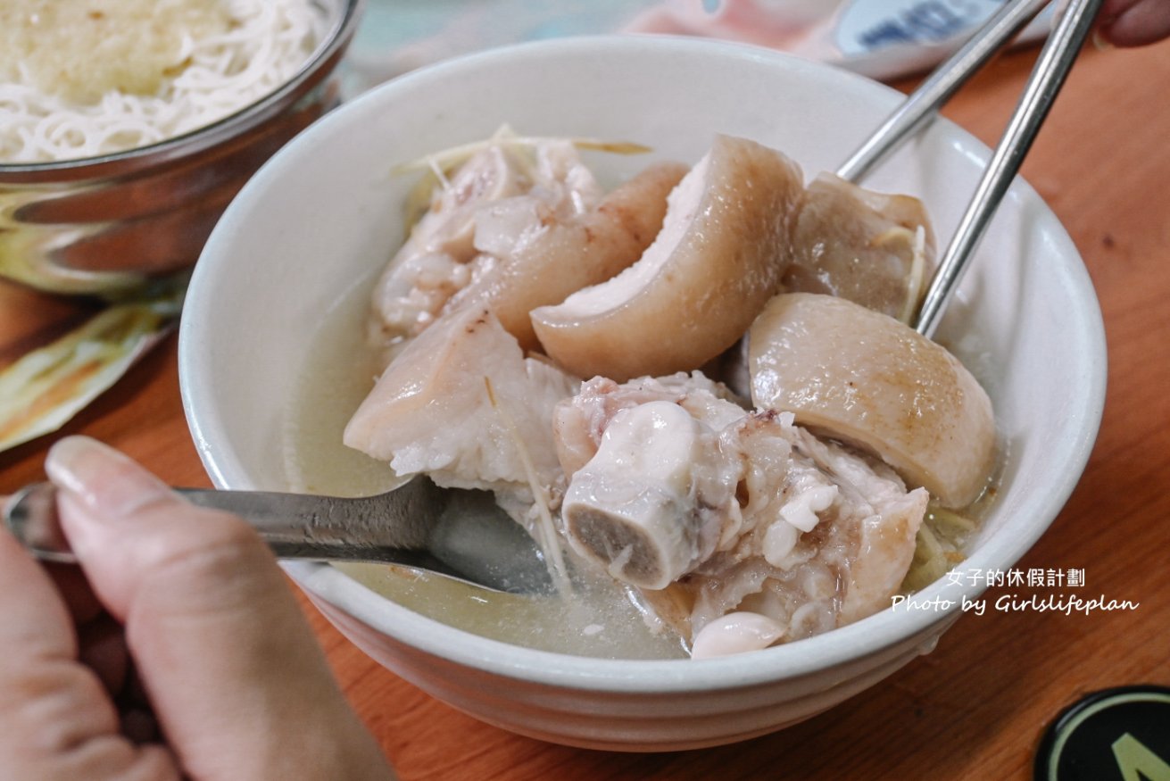 許仔豬腳麵線｜大稻埕美食推薦韓國白鍾元街頭美食鬥士(外帶) @女子的休假計劃