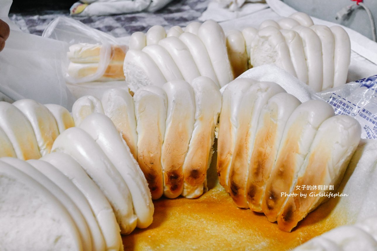 李家鍋貼饅頭｜低調巷弄美食鍋貼饅頭老麵包子韭菜盒，常客都是先電話預訂(外帶) @女子的休假計劃