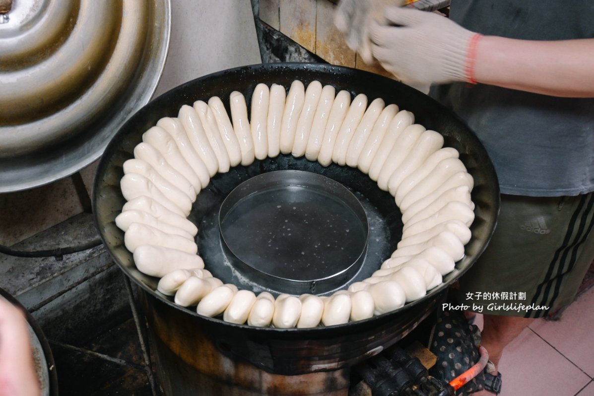 李家鍋貼饅頭｜低調巷弄美食鍋貼饅頭老麵包子韭菜盒，常客都是先電話預訂(外帶) @女子的休假計劃