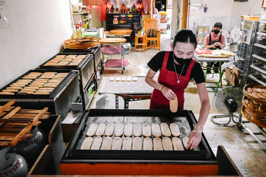 板橋梅華珍鹿港牛舌餅｜在地超過30年美食買一包牛舌餅送一片(外帶) @女子的休假計劃