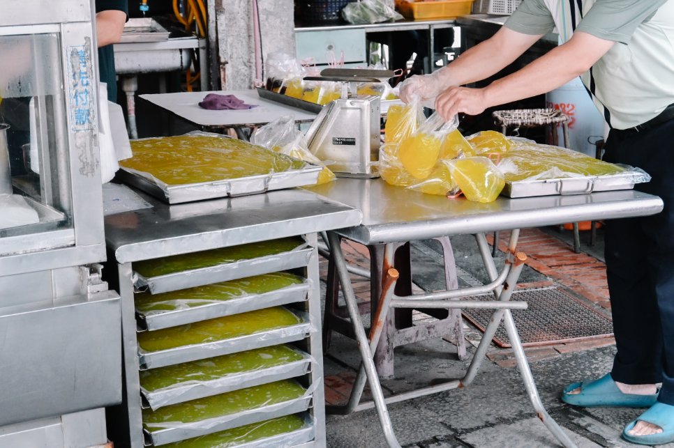 【彰化鹿港美食】發記粉粿冰，在地人都吃這間古早味粉粿冰每碗30元，排隊美食人氣必吃/外帶 @女子的休假計劃