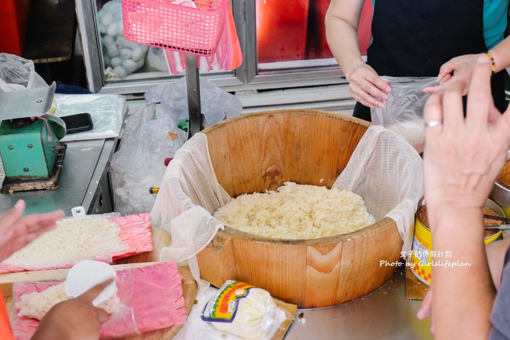 【台北車站】飯糰霸，超夯排隊美食，巨無霸飯糰25元起（外帶） @女子的休假計劃