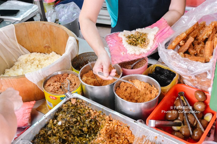 【台北車站】飯糰霸，超夯排隊美食，巨無霸飯糰25元起（外帶） @女子的休假計劃