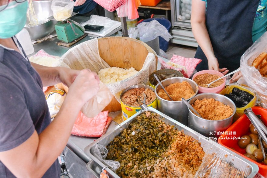 【台北車站】飯糰霸，超夯排隊美食，巨無霸飯糰25元起（外帶） @女子的休假計劃