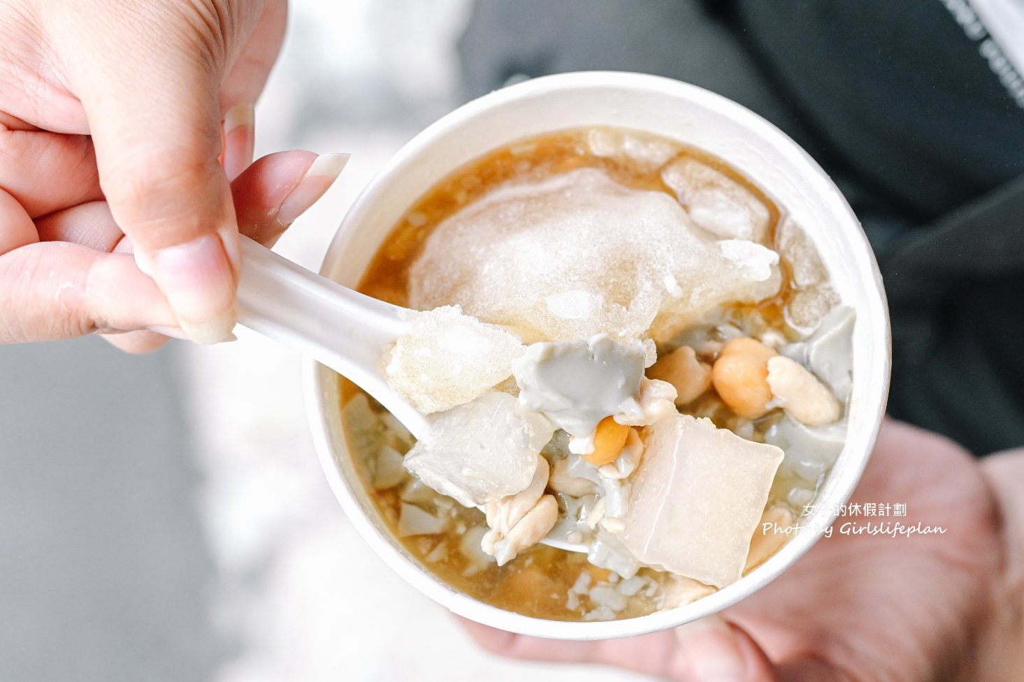 大溪賴祖傳豆花，在地60年人氣排隊美食，黑豆花人氣必點/桃園大溪豆花/外帶 @女子的休假計劃