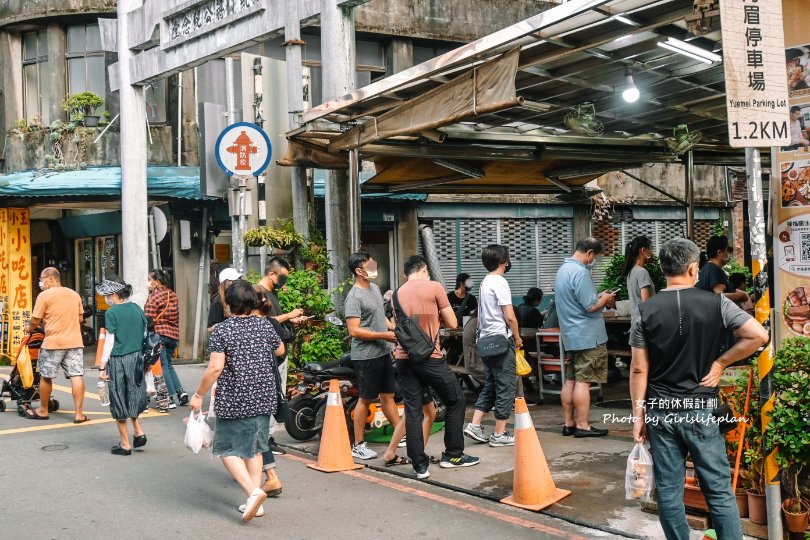 【大溪老街】老阿伯現滷豆干，在地50年老店！不管平日或假日都在排隊/外帶 @女子的休假計劃