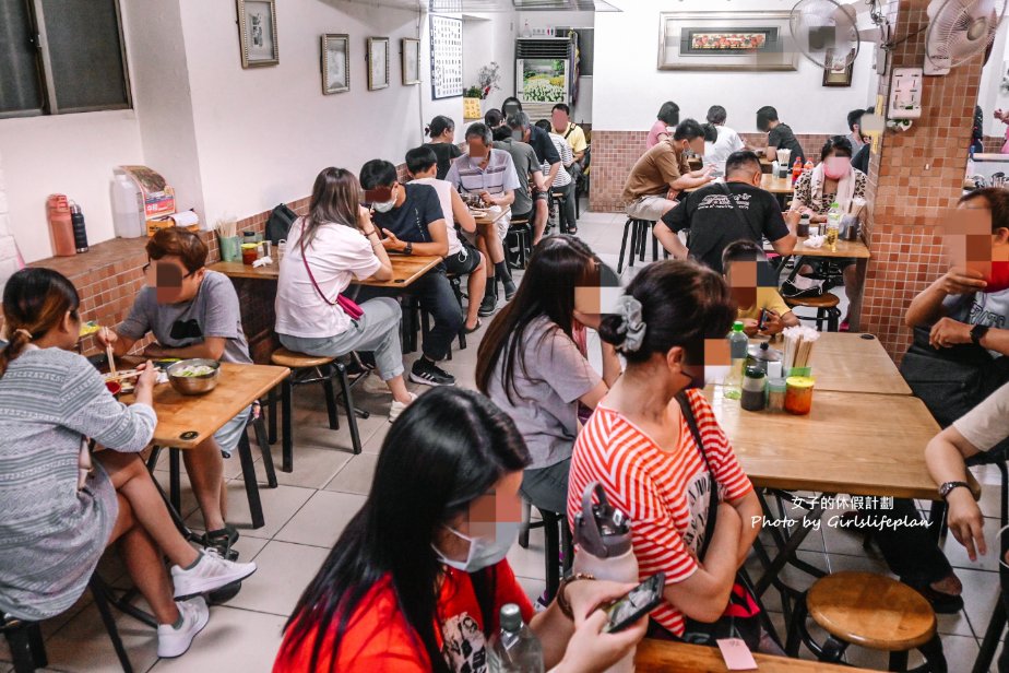 南勢角陽春麵｜在地30年要抽號碼牌人氣麵店滷味最受歡迎(外帶) @女子的休假計劃