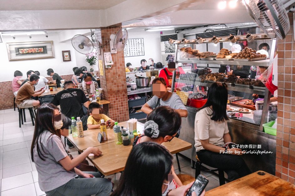 南勢角陽春麵｜在地30年要抽號碼牌人氣麵店滷味最受歡迎(外帶) @女子的休假計劃