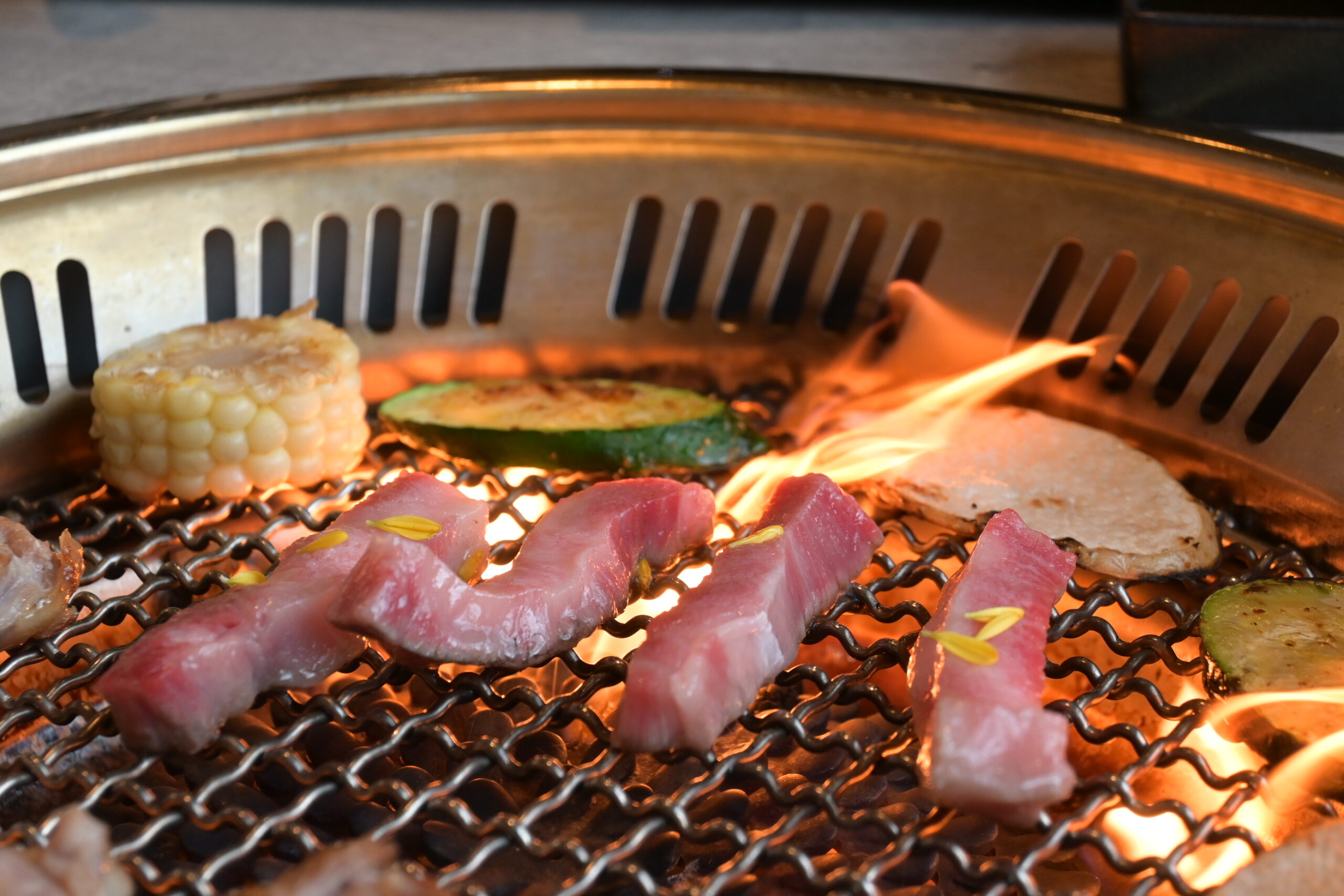 揪餖燒肉｜嚴選日本冠軍和牛一人免千元，雞湯喝到飽 @女子的休假計劃