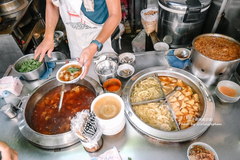 魯肉飯專家｜基隆廟口夜市美食滷肉飯25元人氣必吃(外帶) @女子的休假計劃